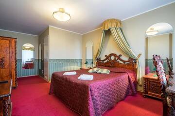 Фото номера Стандартный номер с кроватью размера &quot;queen-size&quot; Отель Päeva Villa г. Хаапсалу 2