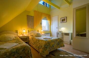 Фото номера Двухместный номер с 2 отдельными кроватями Отель Päeva Villa г. Хаапсалу 4
