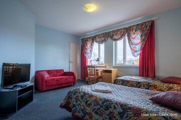 Фото номера Двухместный номер с 2 отдельными кроватями Отель Päeva Villa г. Хаапсалу 43